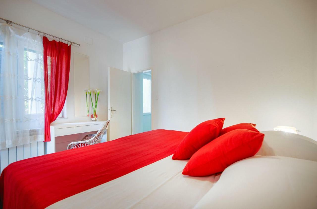 Cozy New Flat For 2 Or 3 Hvar Town Exterior foto